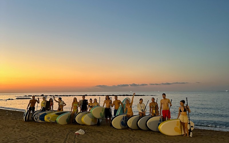 Paddle surfing